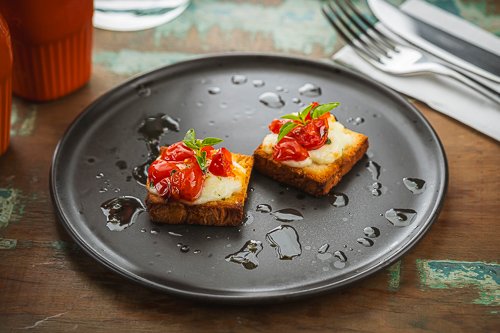 AnarcoBatel-Bruschetta Caprese-1